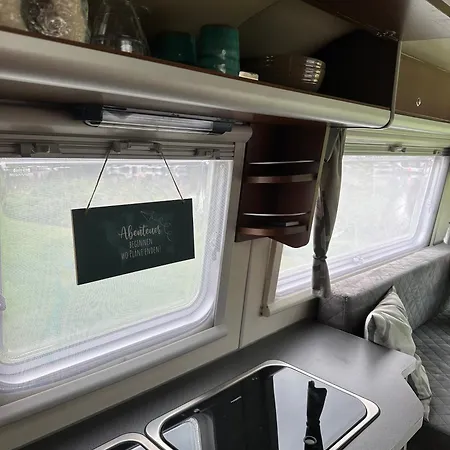 Kemping Zoey's Camper *