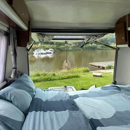 Kemping Zoey's Camper *
